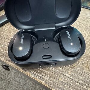EUC Bose QuietComfort Earbuds (2020)